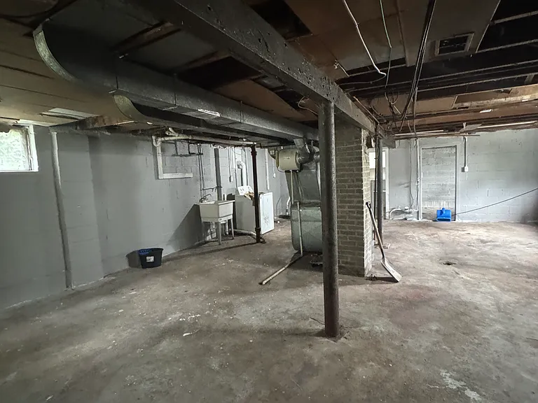 8279 Rivard Ave — Photo 11