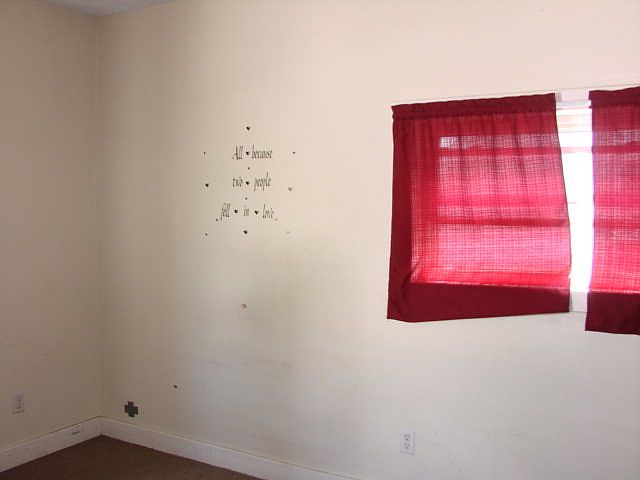 2nd image of 633 S Market St