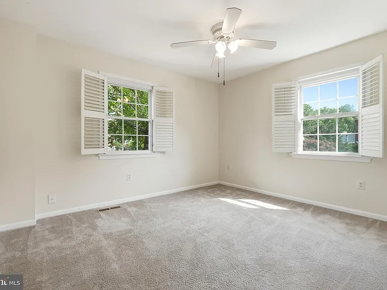 8031 Sleepy View Ln — Photo 30