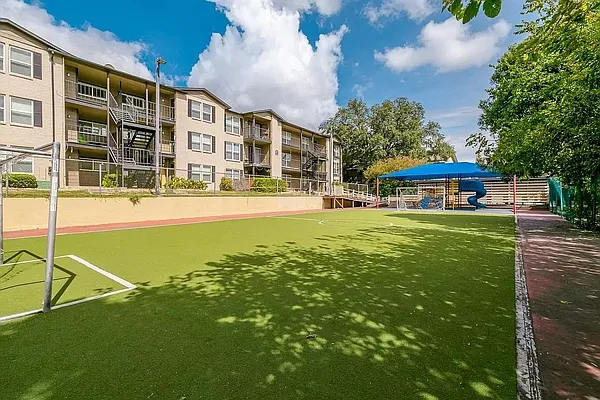 City Summit Apartments — Photo 16