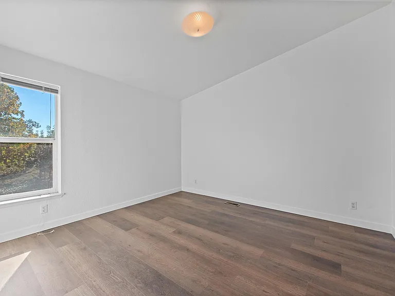 1057 E La Loma Ave — Photo 42