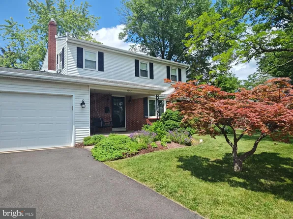 1047 Brookfield Cir, Quakertown, PA 18951