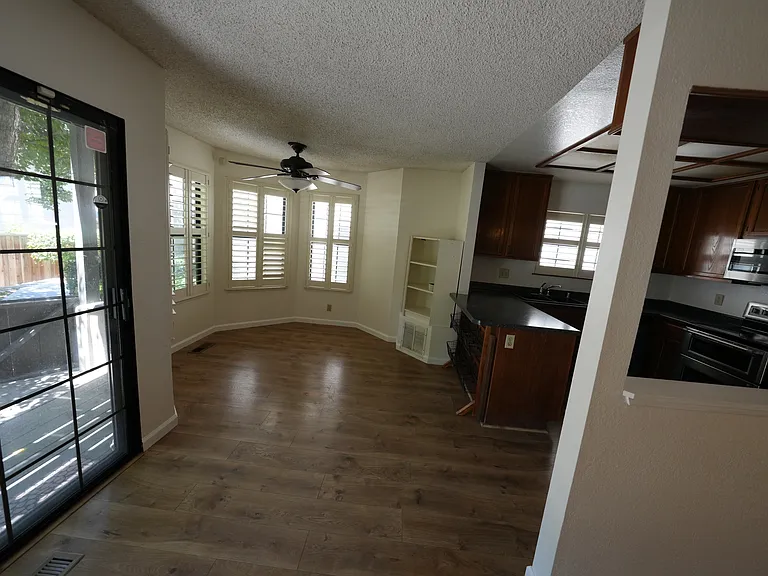 619 La Maison Dr — Photo 4