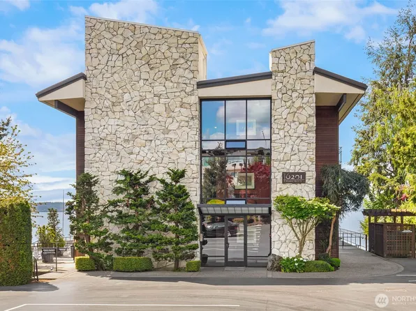 6201 Lake Washington Boulevard NE #208, Kirkland, WA 98033
