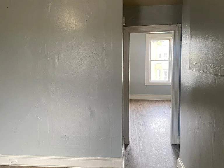 1631 Edmondson Ave #3 — Photo 8
