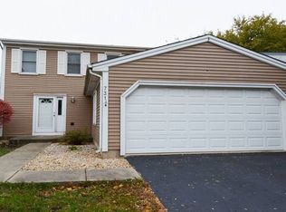 731 Sand Creek Dr, Carol Stream, IL