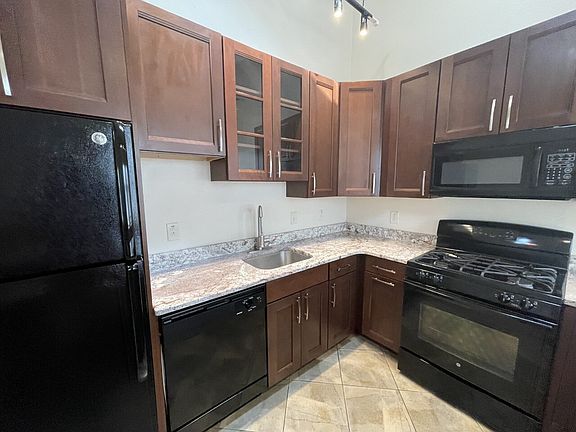 3rd image of 3223 Kennett Sq #1