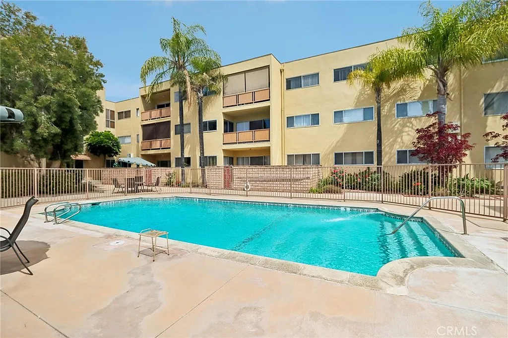 3 bed, 1632 sqft, $3,695 — Photo 3