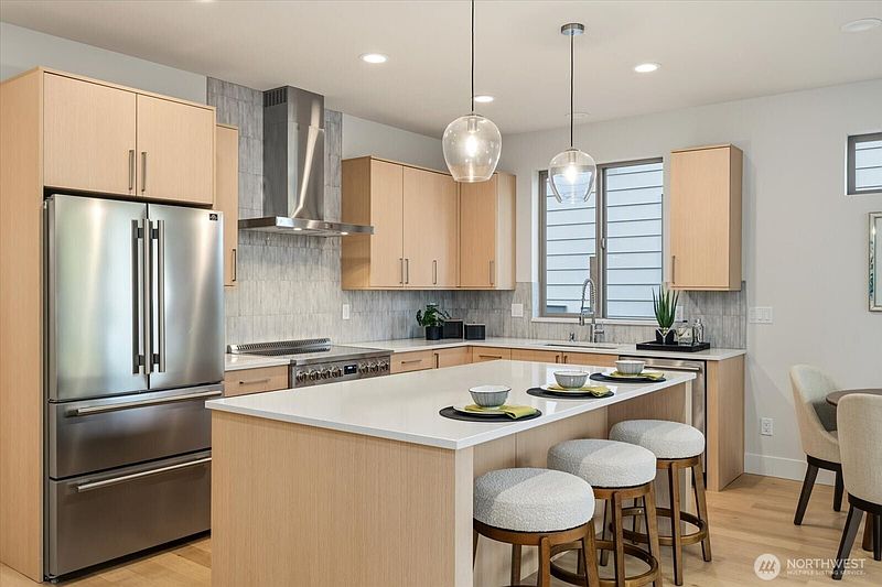 3rd image of 8227 NE 128th Street