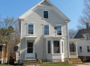 61 Central St, Farmington, NH 03835