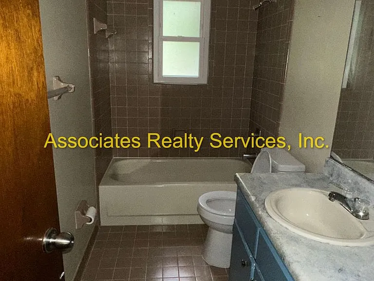 119 SW 75th Ter — Photo 10