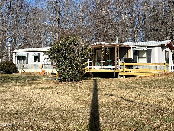 2nd image of 164 Hidden Oaks Dr