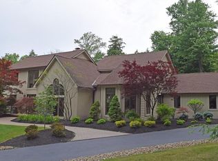 37395 Rogers Rd, Willoughby Hills, OH 44094