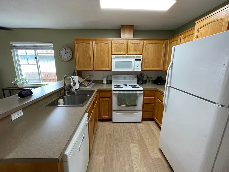 1043 NW Cordero Pl — Photo 7