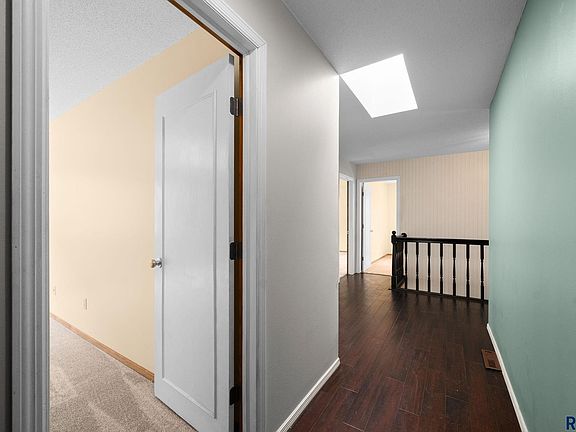 3rd image of 4909 S Oxbow Ave