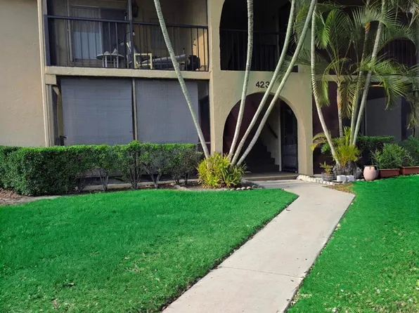 423 Pine Glen Ln APT C-1, Greenacres, FL 33463