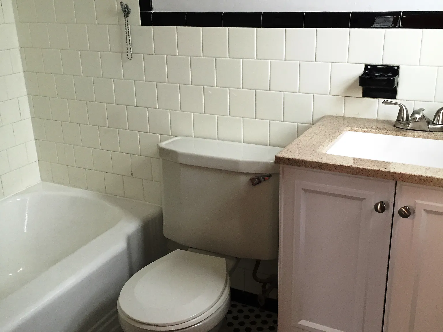 Nice 1 Bed/1 Bath Apartments in Kanawha City — Photo 3