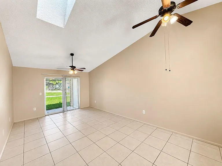 2910 Western Willow Ter — Photo 7