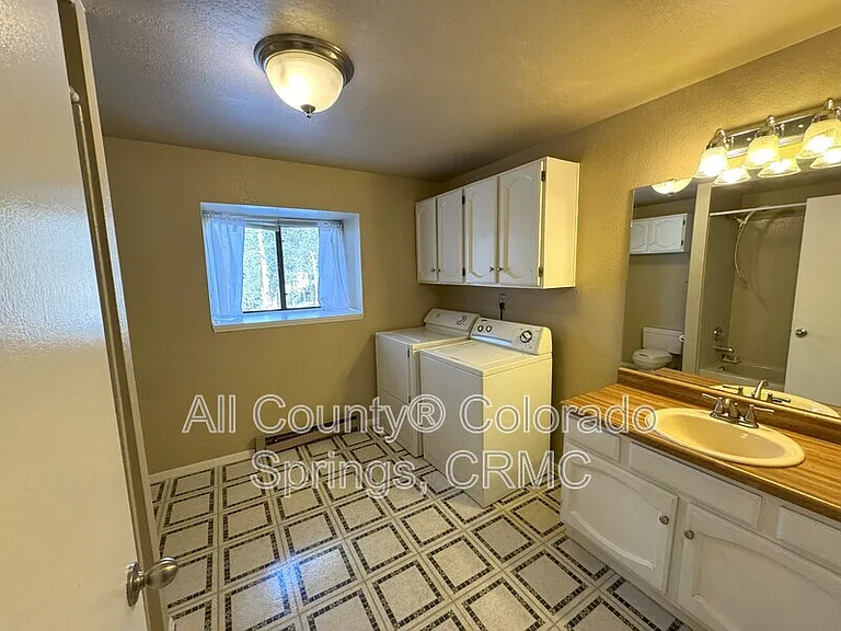931 Kings Crown Rd — Photo 28