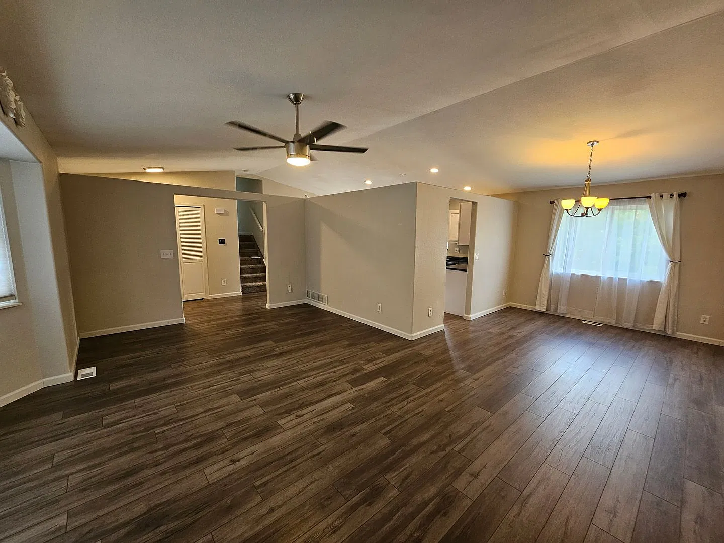 5 Bed 4 Bath Home in the Glen at Wide Field! — Photo 4