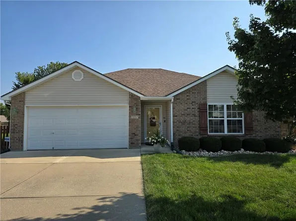 727 Carlisle Dr, Raymore, MO 64083