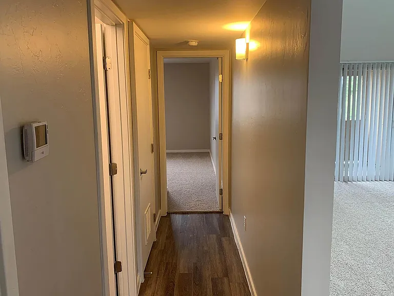 2 Bed 2 Bath Upstairs