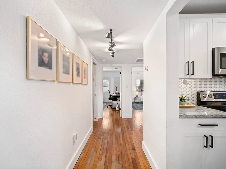 823 Eddy St — Photo 15