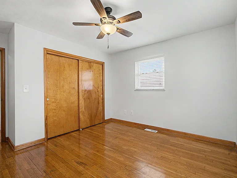 3707 E 4th St — Photo 25