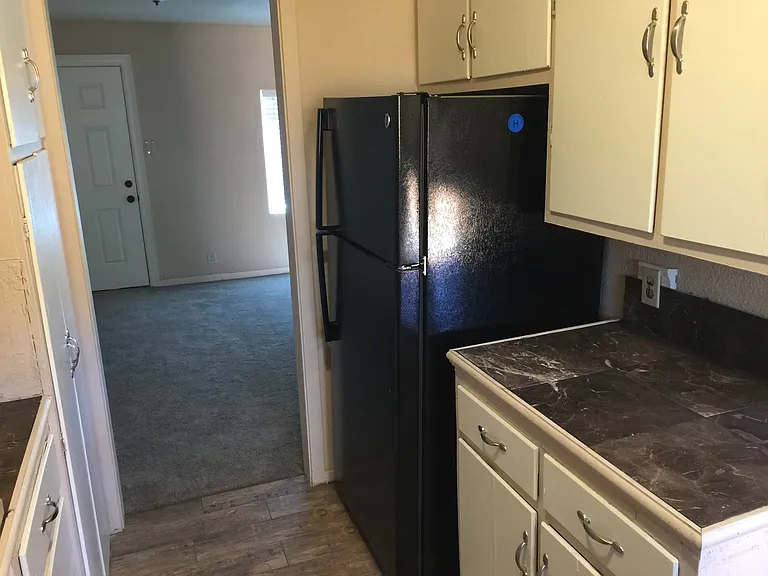 202 W Tilden St — Photo 15
