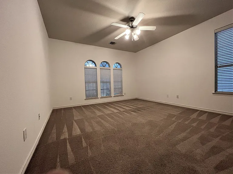 1149 King George Ln — Photo 10