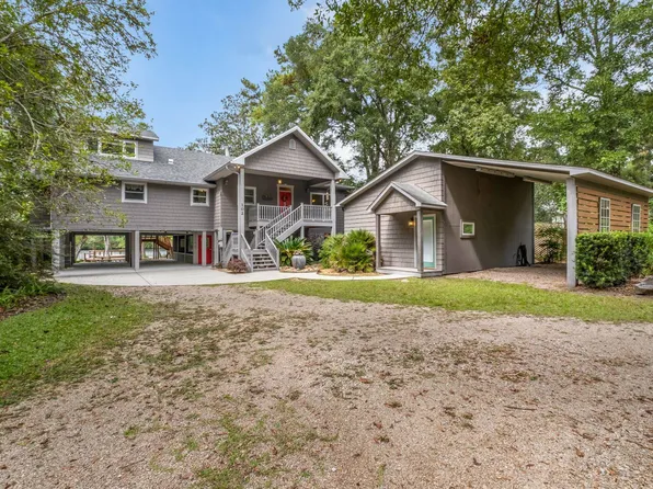 102 Sanders Cemetery Rd, Sopchoppy, FL 32358