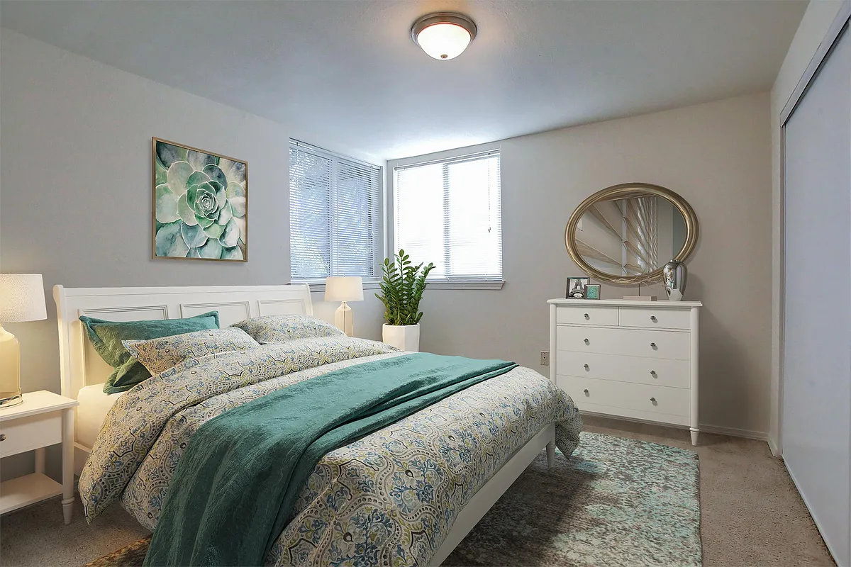 Building Photo - 690 SW 150th Ave #335