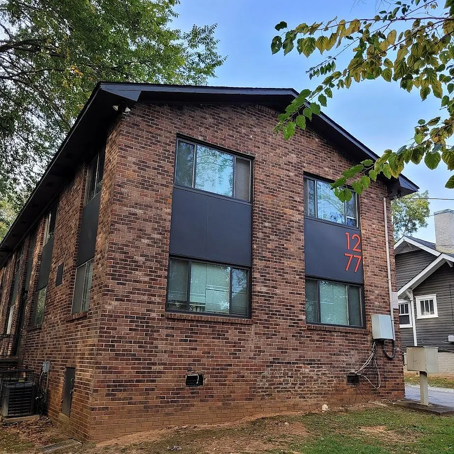 1277 Greenwich St SW — Photo 1