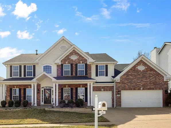 293 Avalon Hills Dr, Fenton, MO 63026