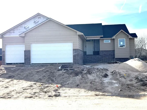 106 E Poplar Cir, Goddard, KS 67052