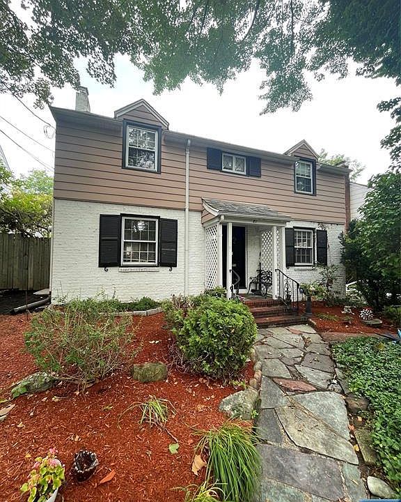 1st image of 81 Grayson Pl