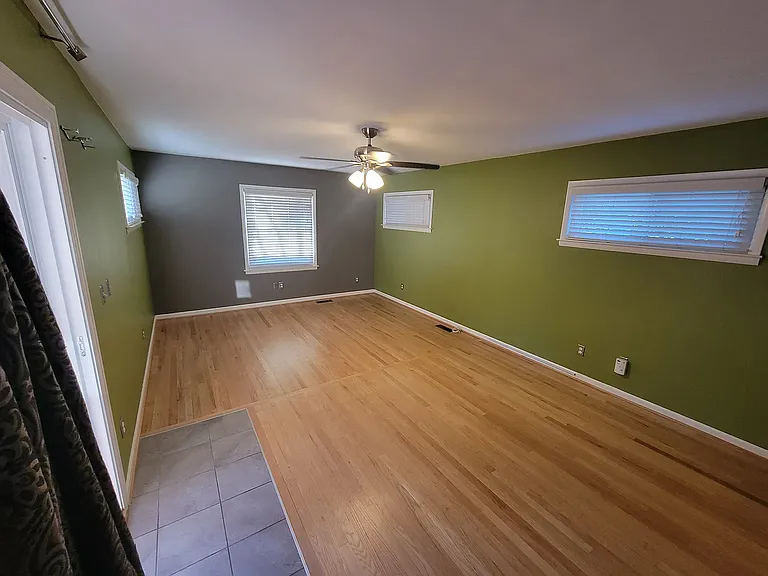 3023 N Alexander Ave — Photo 5