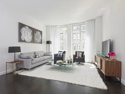 Sold by Sotheby's International Realty | media 18