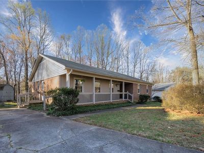 2618 New Garden Rd E, Greensboro, NC, 27455
