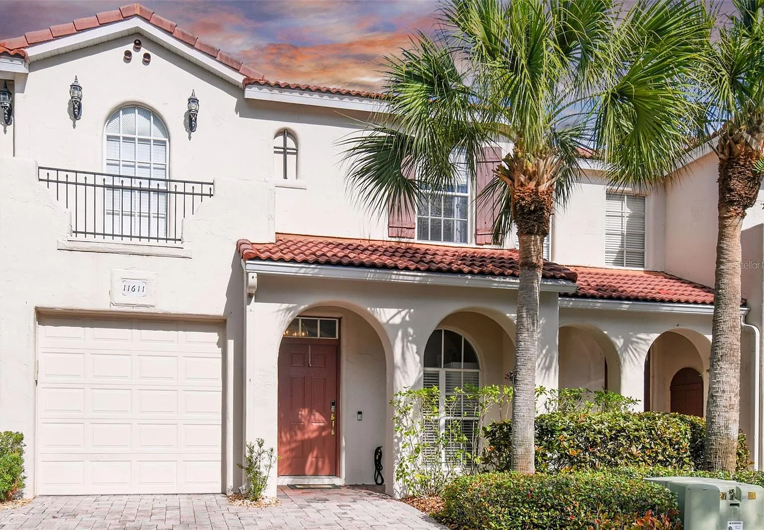3 bed, 2.5 bath, 2032 sqft, $3,200 — Photo 3