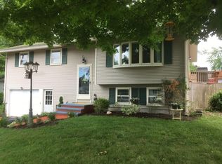 4 Radcliffe Dr, Milford, MA 01757