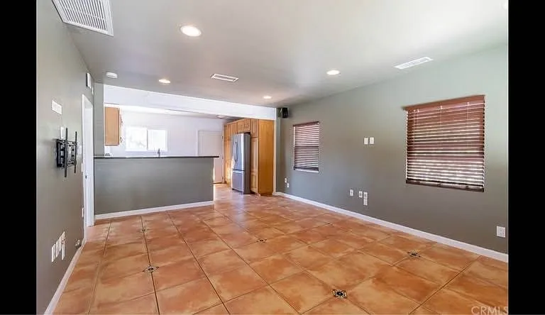 28943 Greenspot Rd — Photo 3