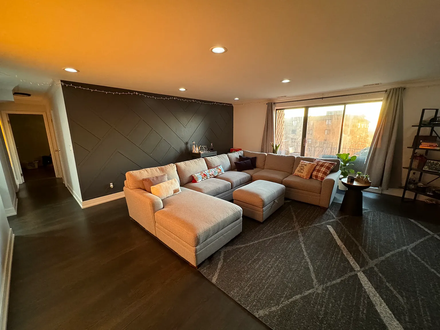 2 bed, 1200 sqft, $2,300 — Photo 2