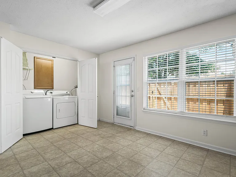 426 Arapaho Dr — Photo 21