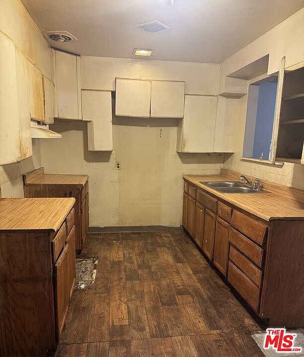 2nd image of 9925 Hesket Rd