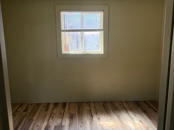 5th image of 289 SE Hazel St