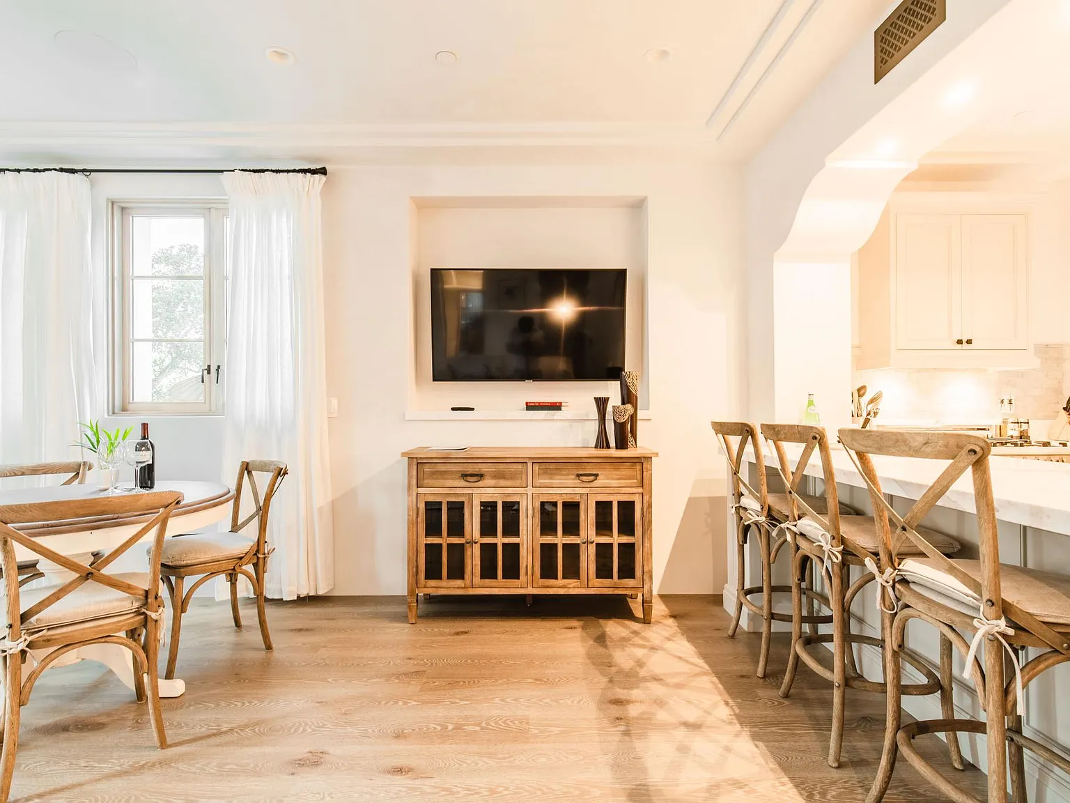 5 bed, 9000 sqft, $13,500 — Photo 4