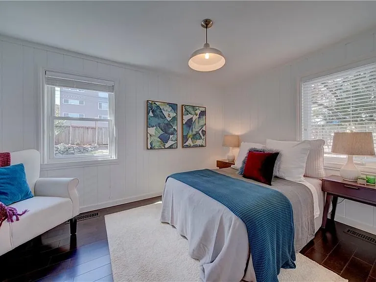551 NE Ravenna Blvd — Photo 17