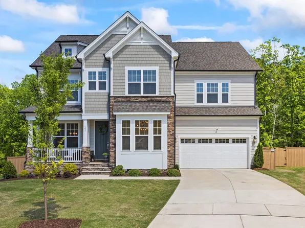 101 Trautz Ln, Holly Springs, NC 27540