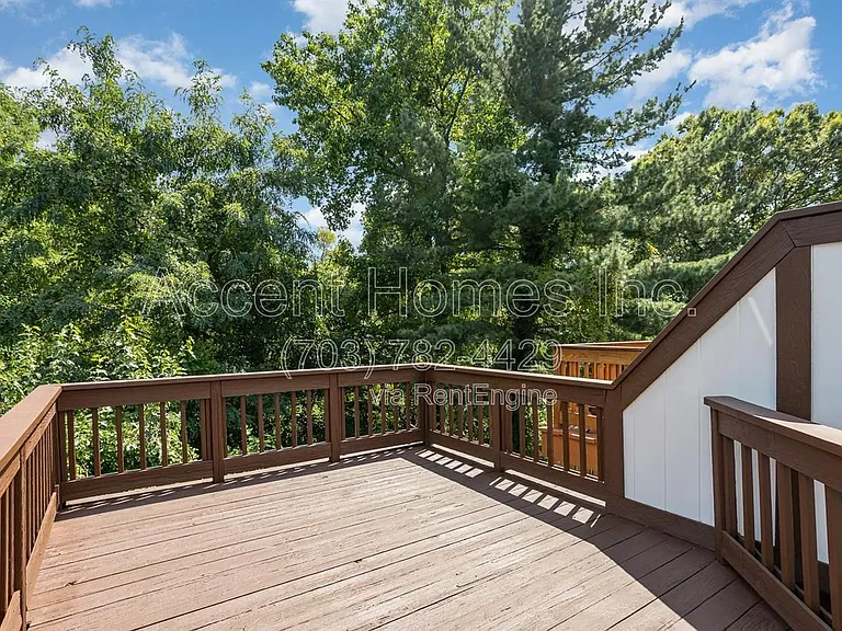 7301 Castleberg Ct — Photo 29